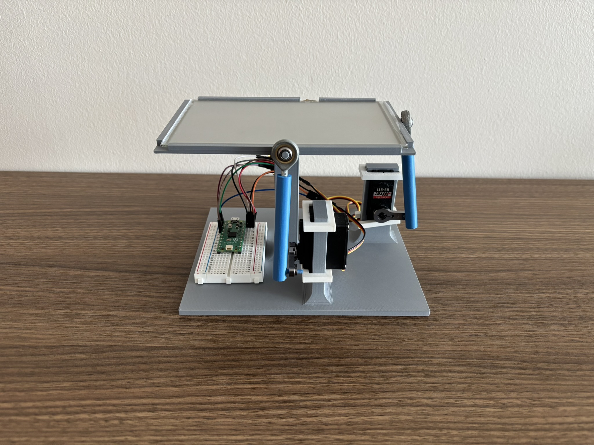 Ball-balancing platform prototype
