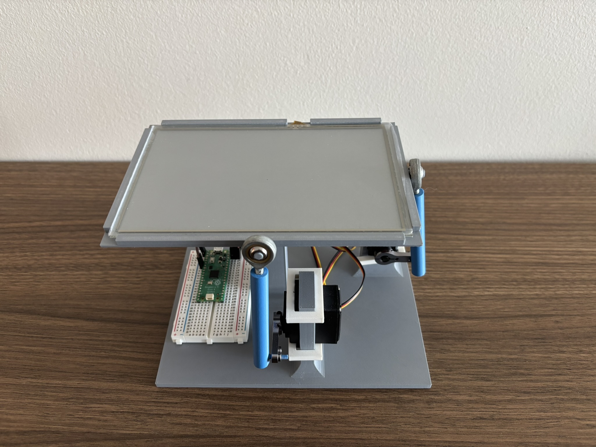 Ball-balancing platform front view